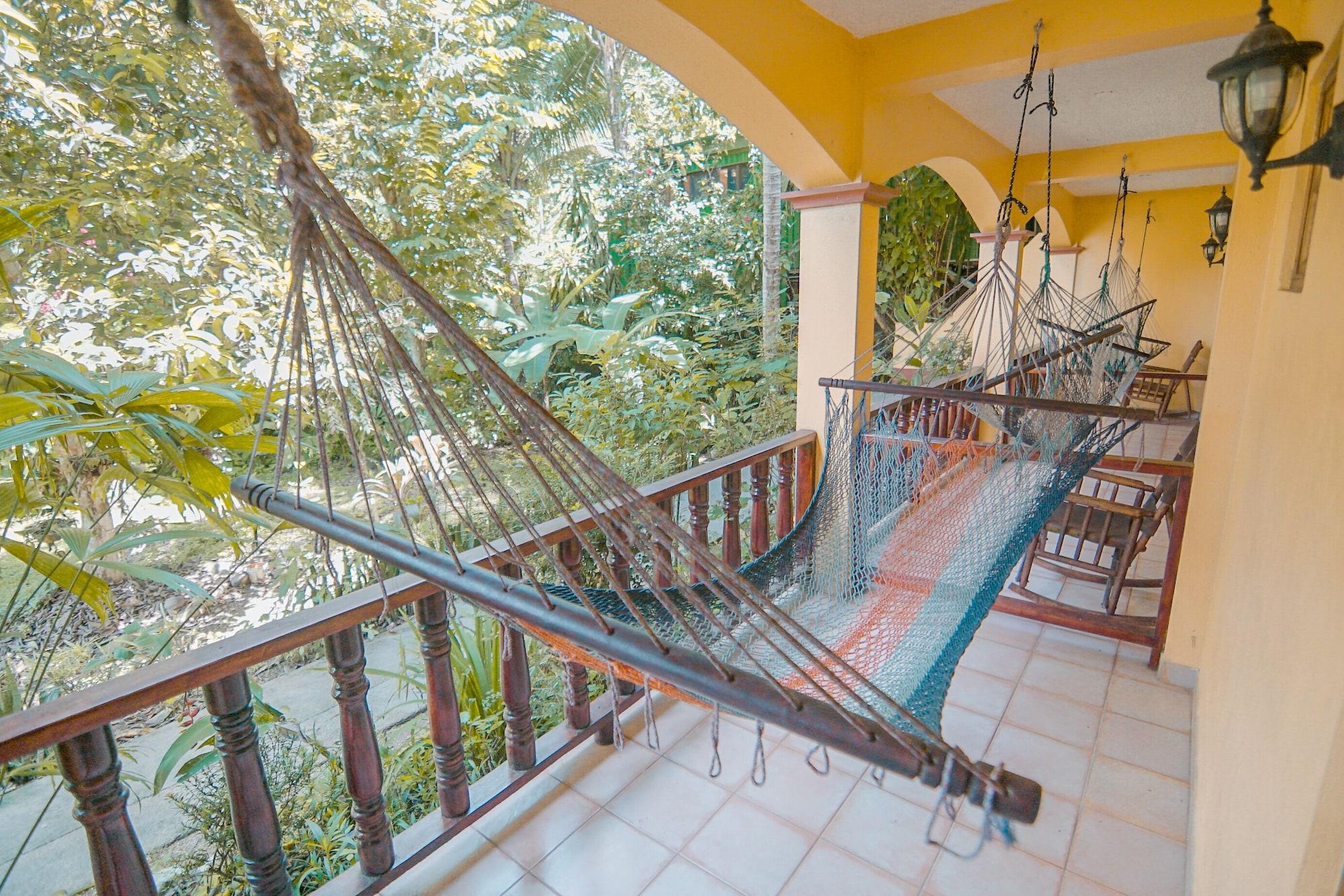 Hotel Tres Banderas Manuel Antonio Extérieur photo