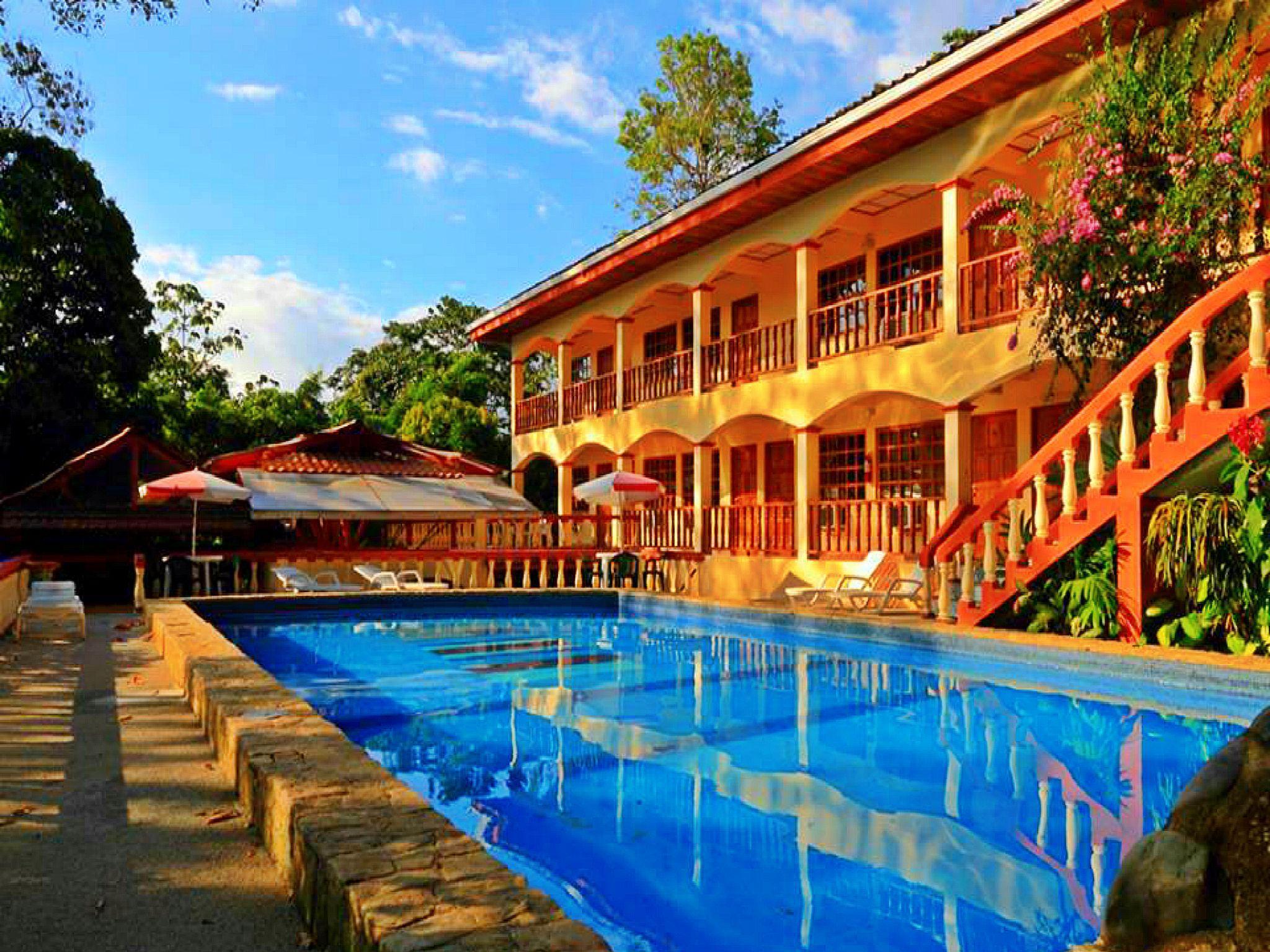 Hotel Tres Banderas Manuel Antonio Extérieur photo