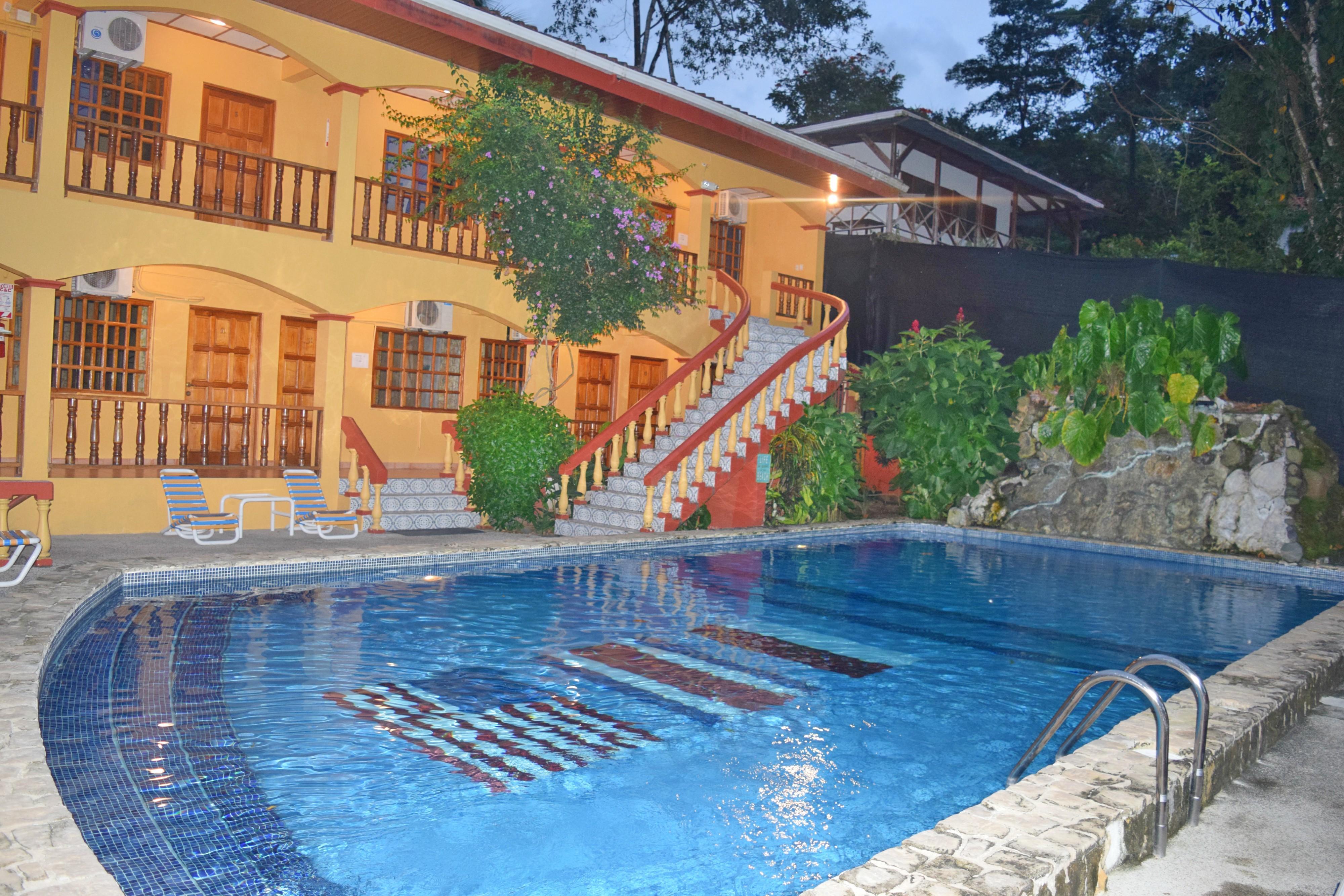 Hotel Tres Banderas Manuel Antonio Extérieur photo