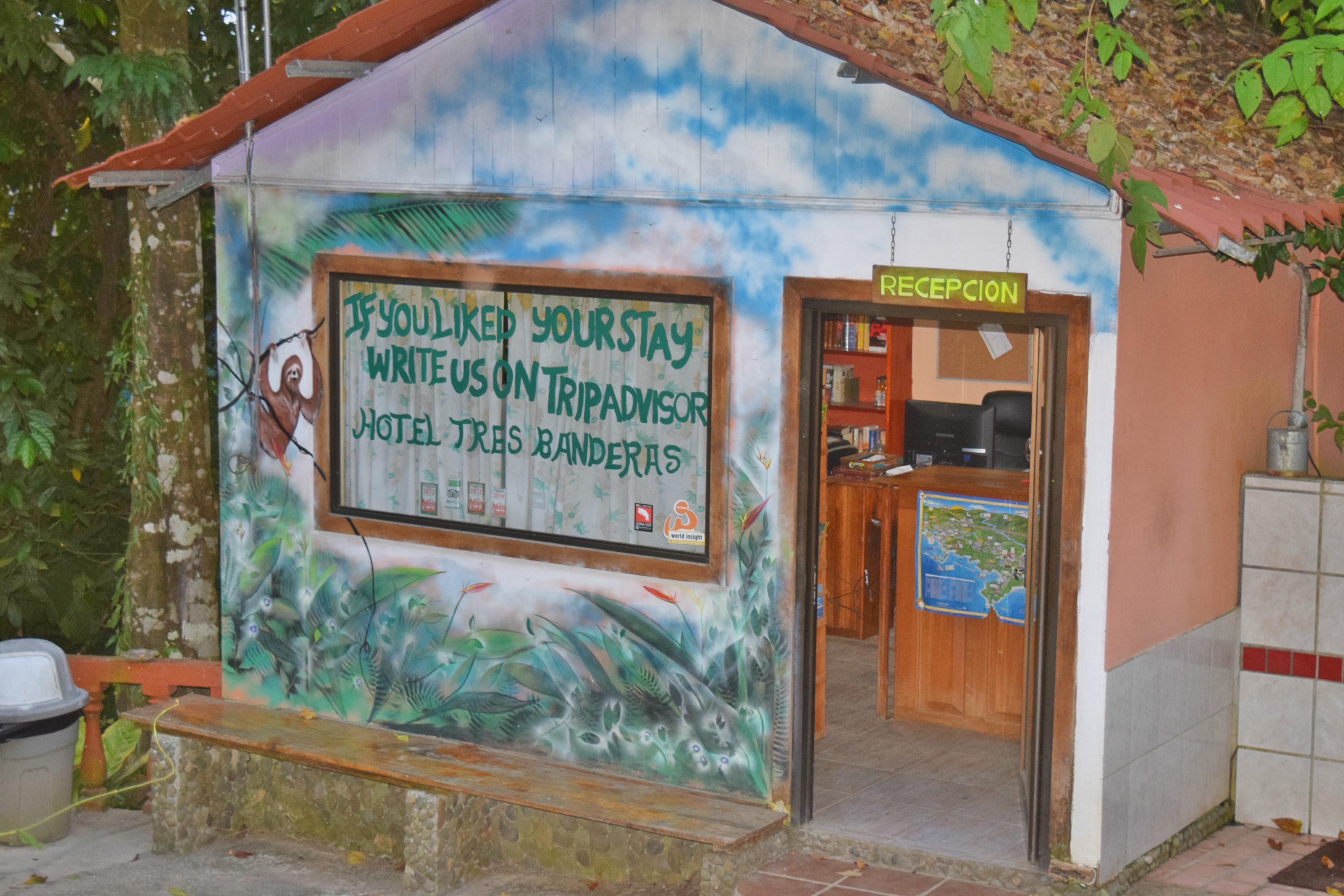 Hotel Tres Banderas Manuel Antonio Extérieur photo