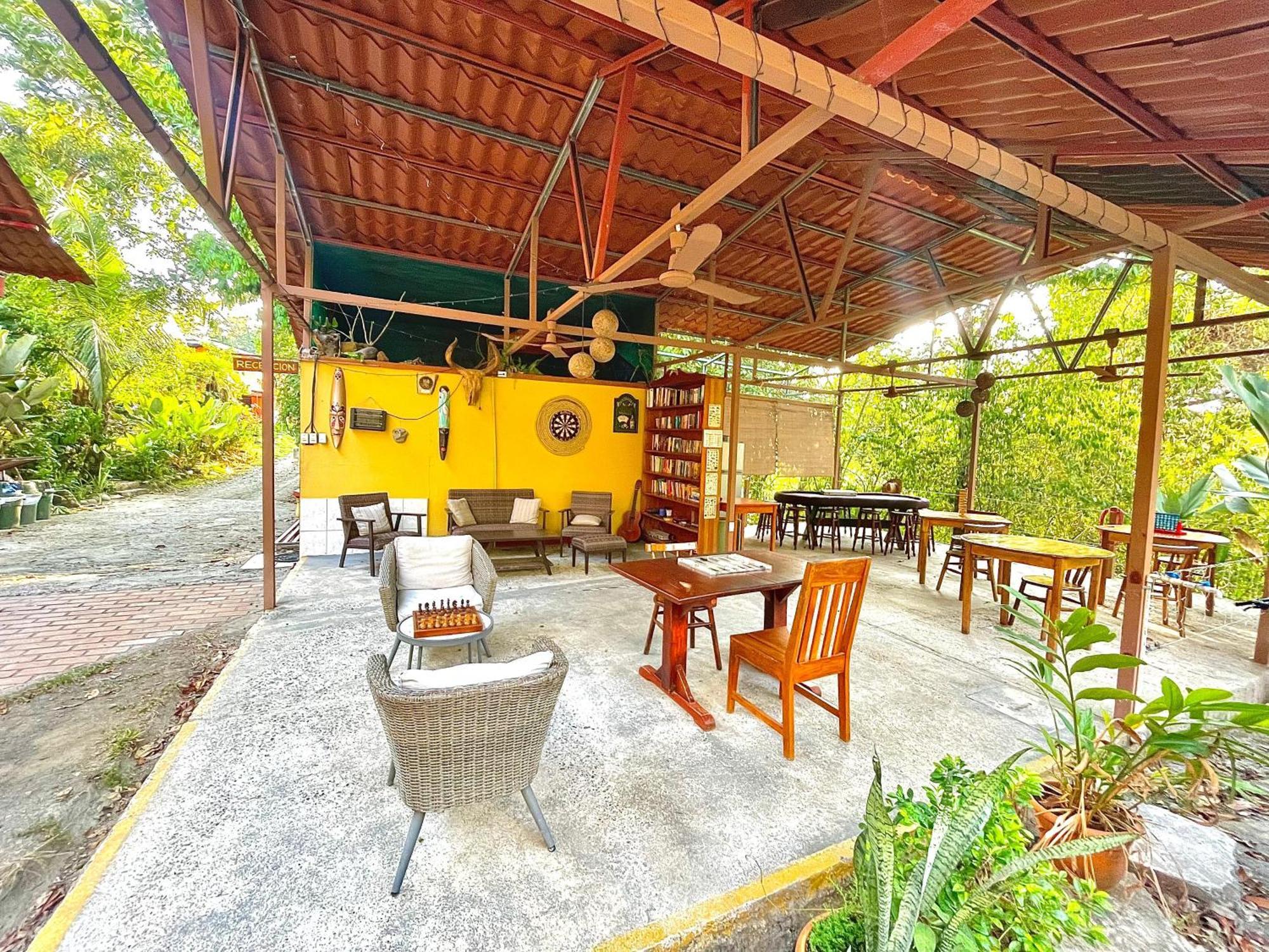 Hotel Tres Banderas Manuel Antonio Extérieur photo